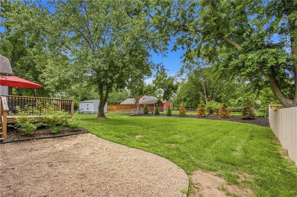 7822 Westgate Dr, Lenexa, KS 66216