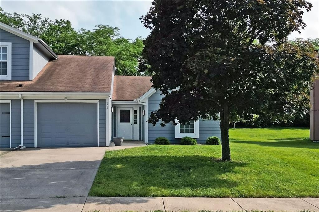 705 NE Swann Cir, Lee's Summit, MO 64086