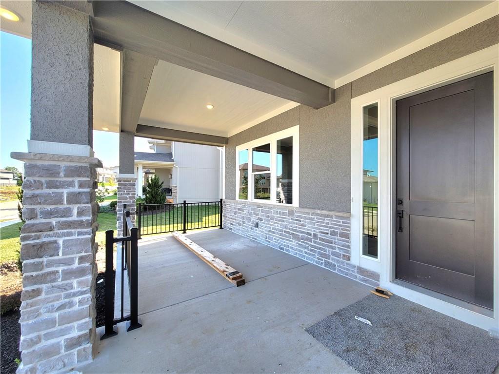 18220 Monrovia St, Overland Park, KS 66013