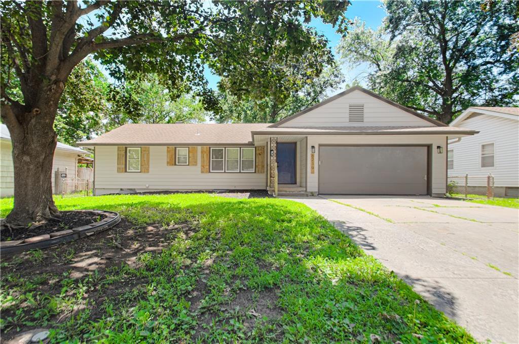 8219 E 85th Ter, Raytown, MO 64138
