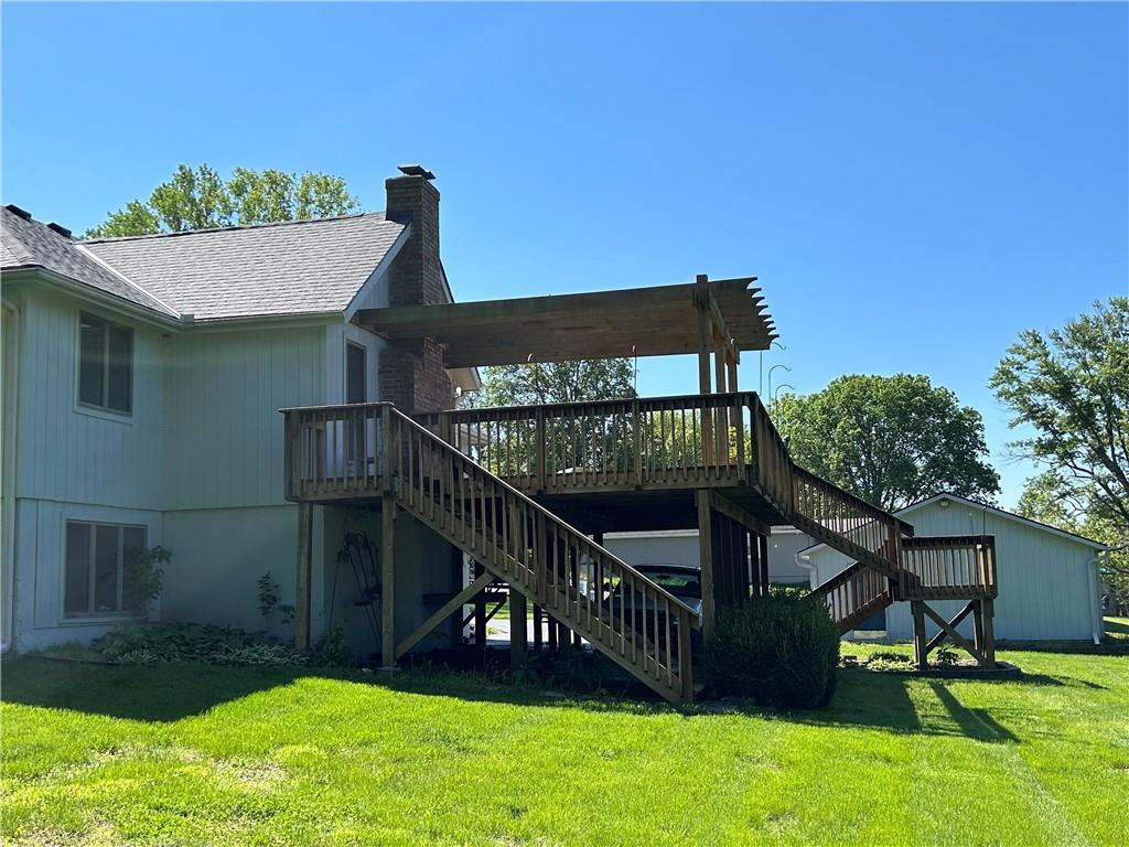 2105 Porter Rd, Blue Springs, MO 64014