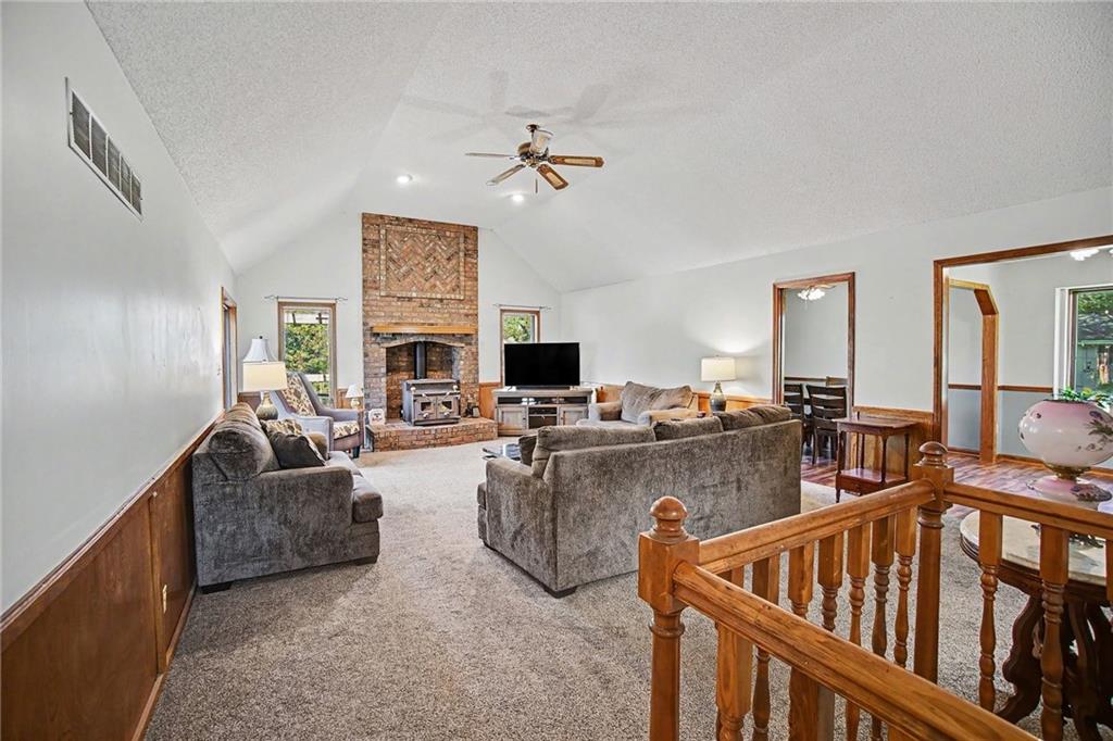 2105 Porter Rd, Blue Springs, MO 64014