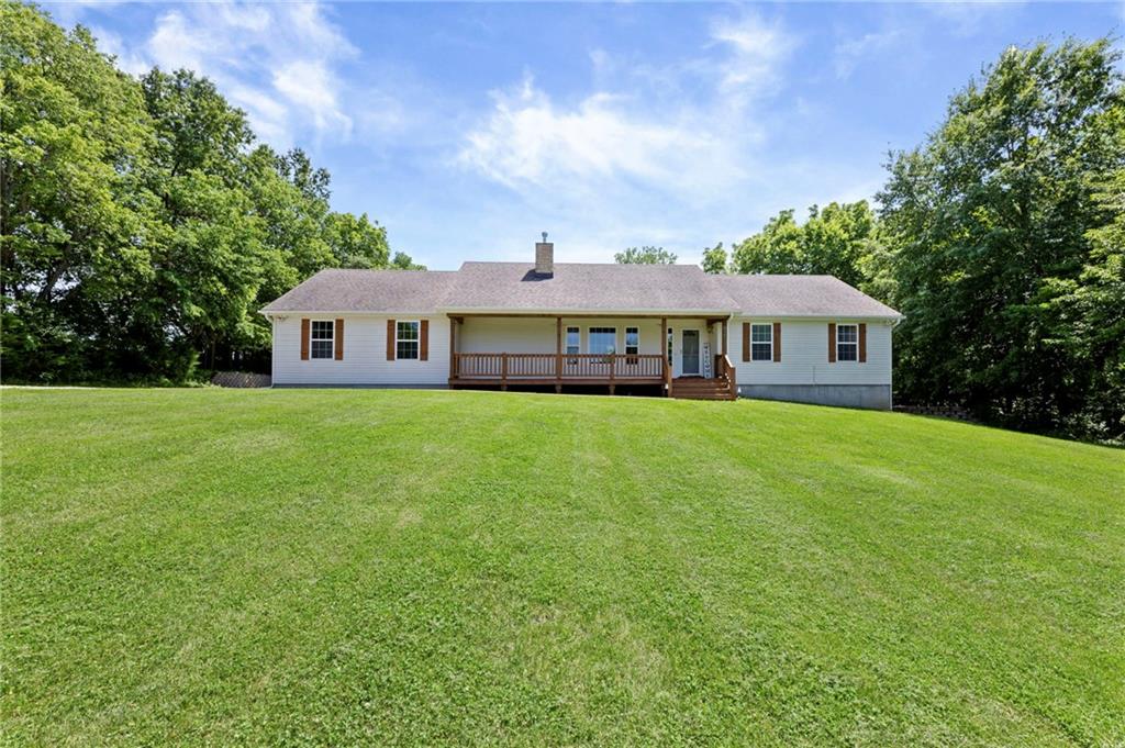 2925 Lowman Rd, Smithville, MO 64089