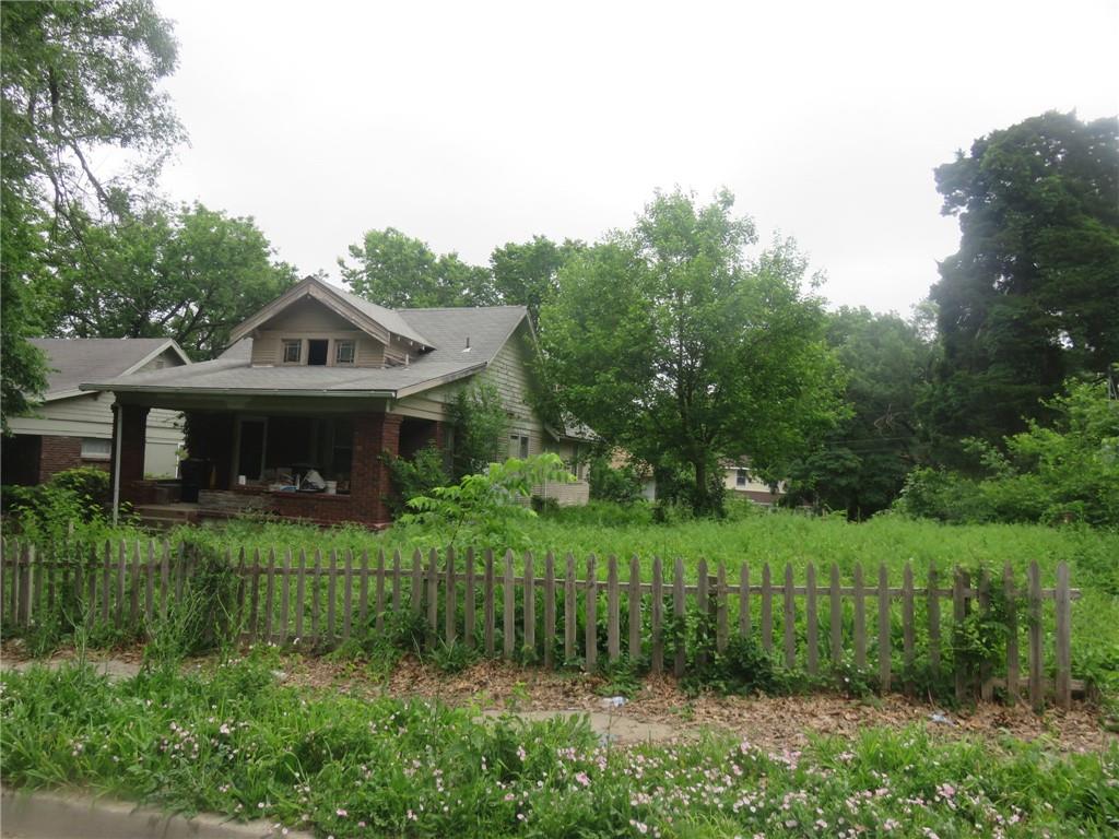 5215 Highland Ave, Kansas City, MO 64110