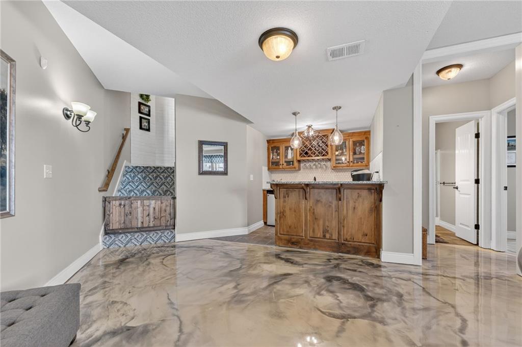 4525 Admiral Byrd Dr, Lee's Summit, MO 64082