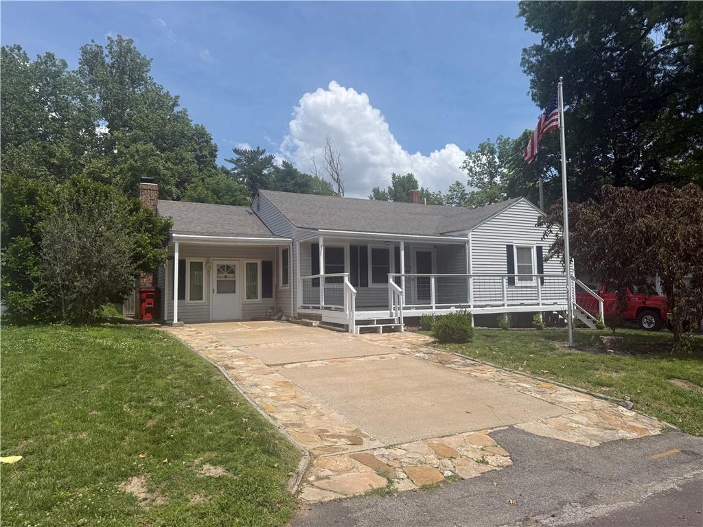 1206 Francis St, Lexington, MO 64067