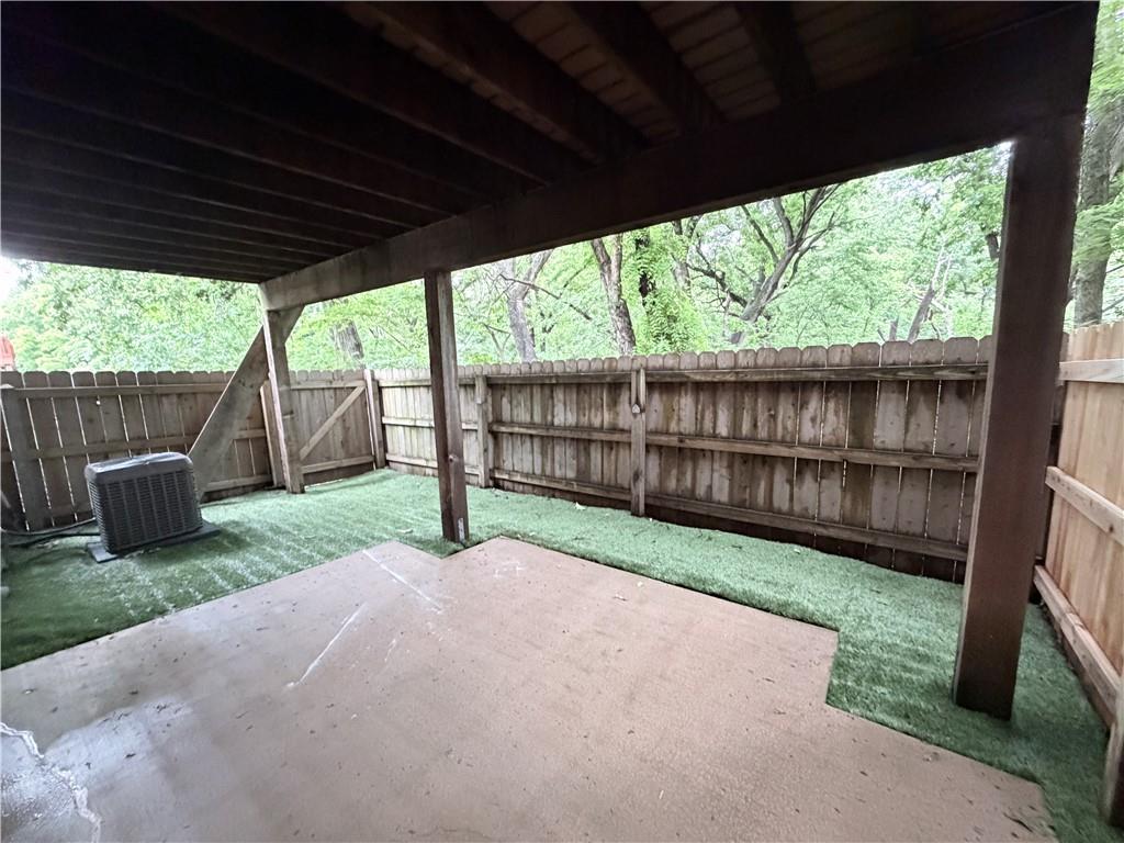 10761 Oakmont St, Overland Park, KS 66210