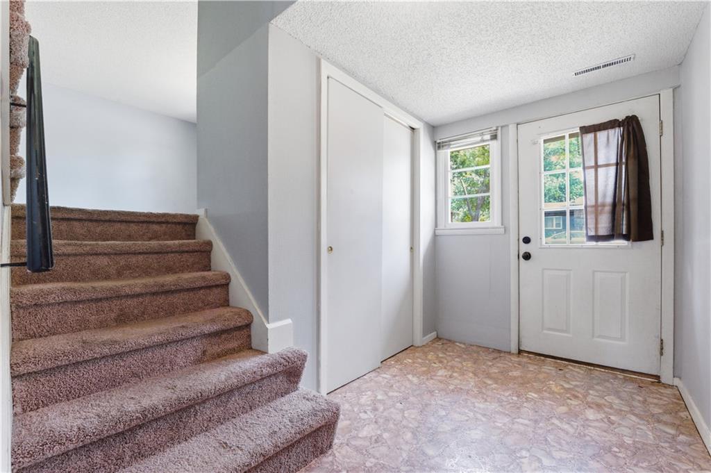 7514 N Virginia Ave, Gladstone, MO 64118