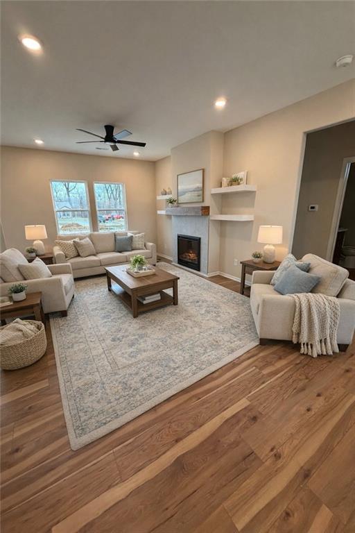 1308 NE White Oaks Ln, Oak Grove, MO 64075