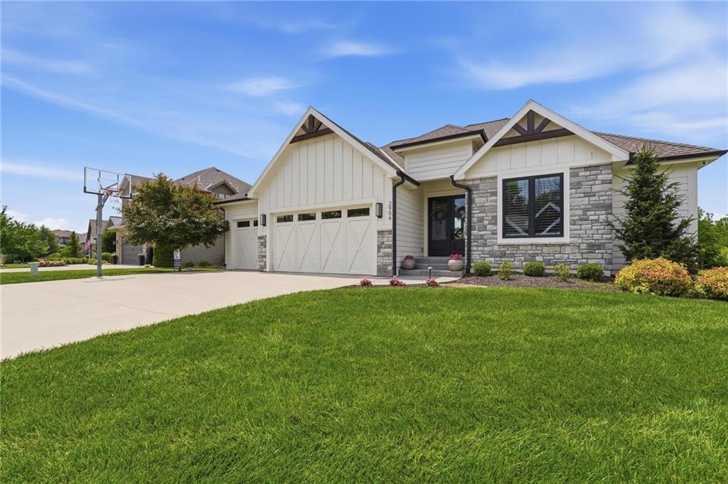2906 SW Arthur Dr, Lee's Summit, MO 64082