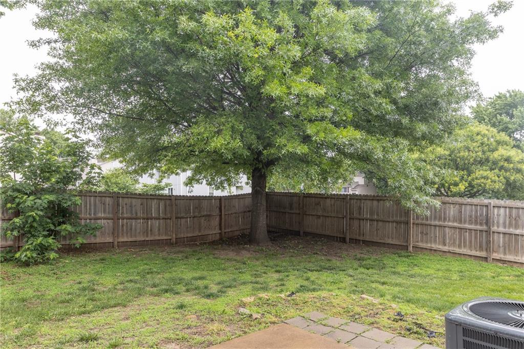 1424 E 125th Ter E #F, Olathe, KS 66061