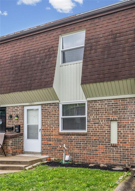 10011 W 52nd St, Merriam, KS 66203