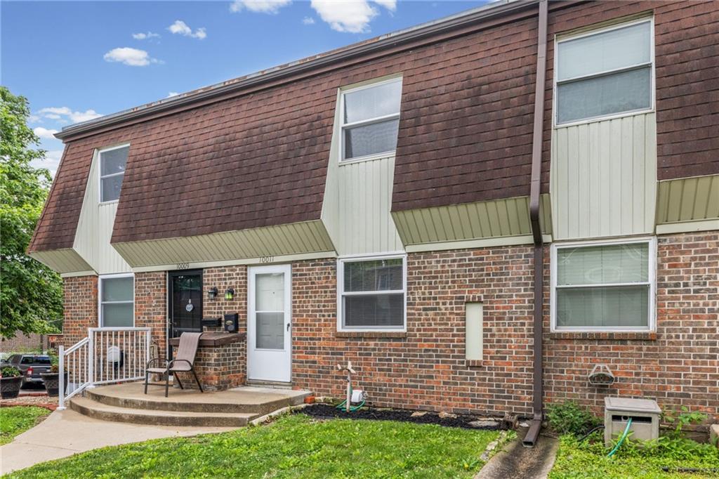 10011 W 52nd St, Merriam, KS 66203