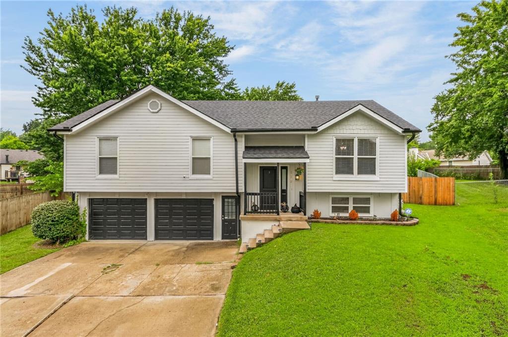 112 NW 101st Ter, Kansas City, MO 64155