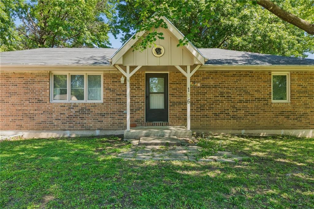 106 Peach Tree Ln, Greenwood, MO 64034