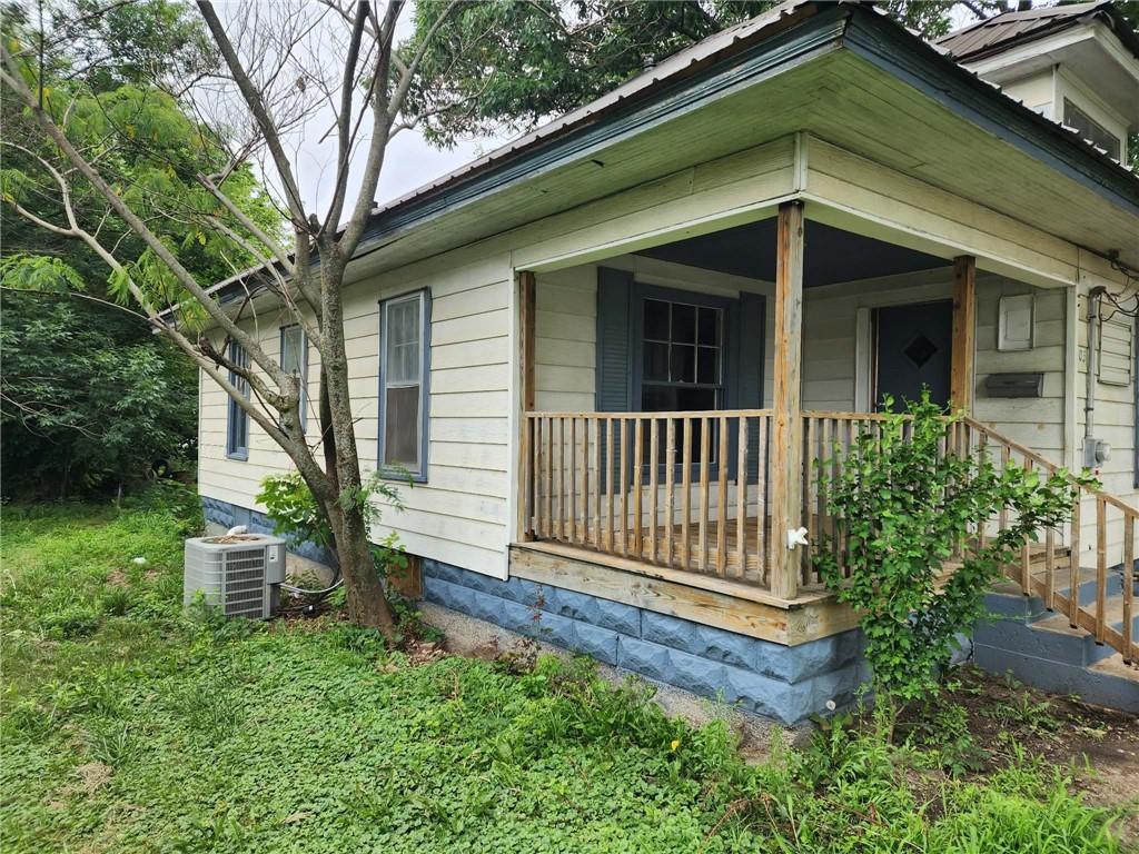305 E Forest St, Girard, KS 66743