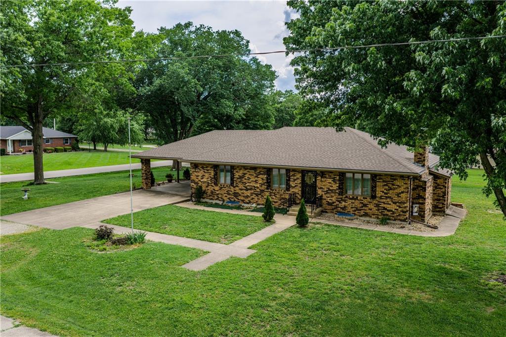 314 S 3rd St, Mound City, KS 66056