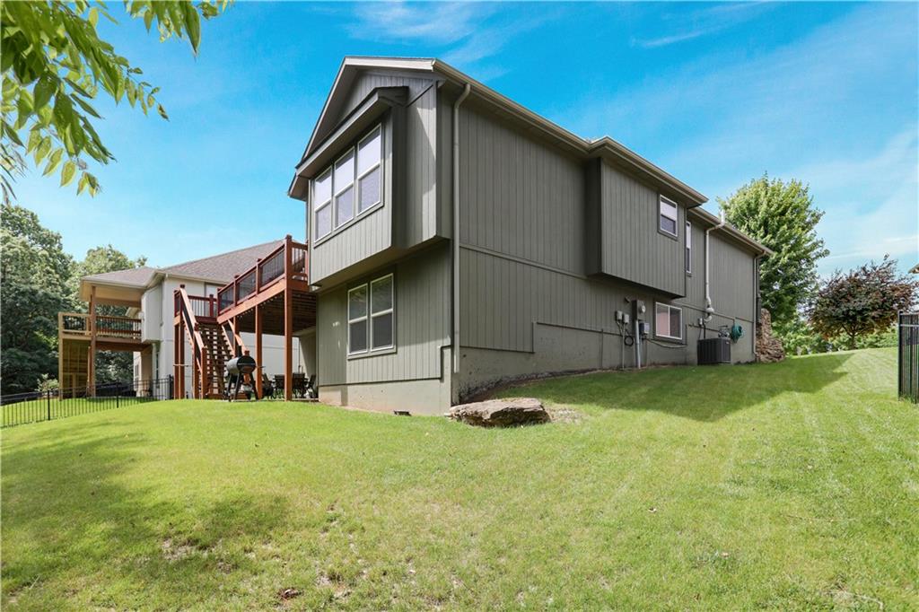483 S 137th Pl, Bonner Springs, KS 66012