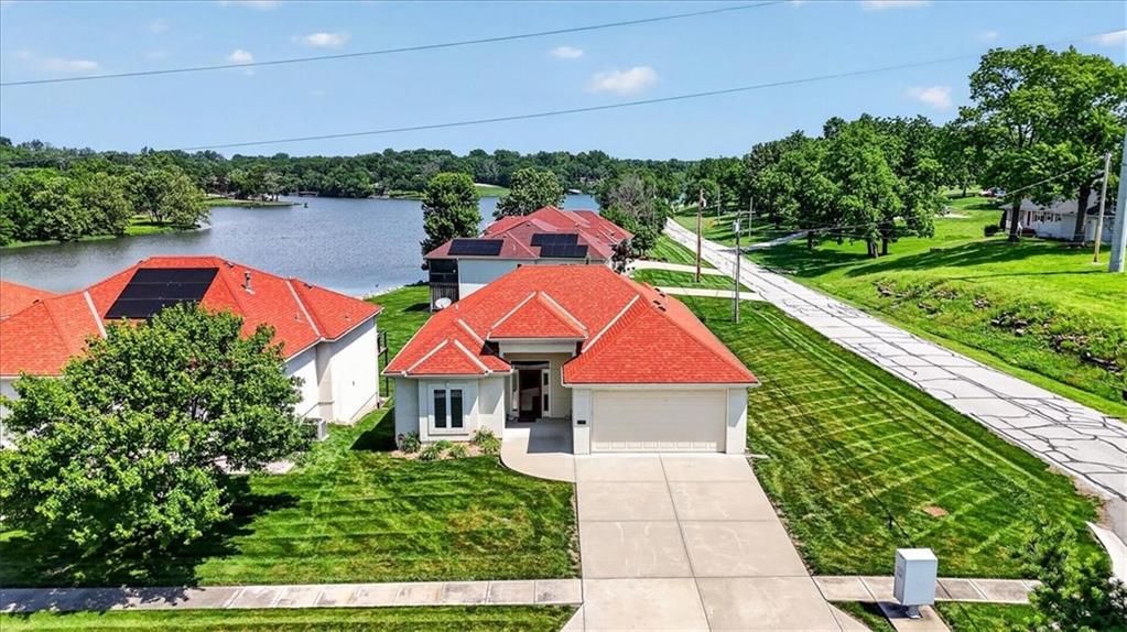 1348 NE Timbercreek Dr, Lee's Summit, MO 64086