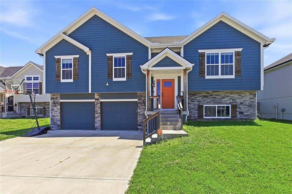 505 SW Ridgeview Dr, Grain Valley, MO 64029