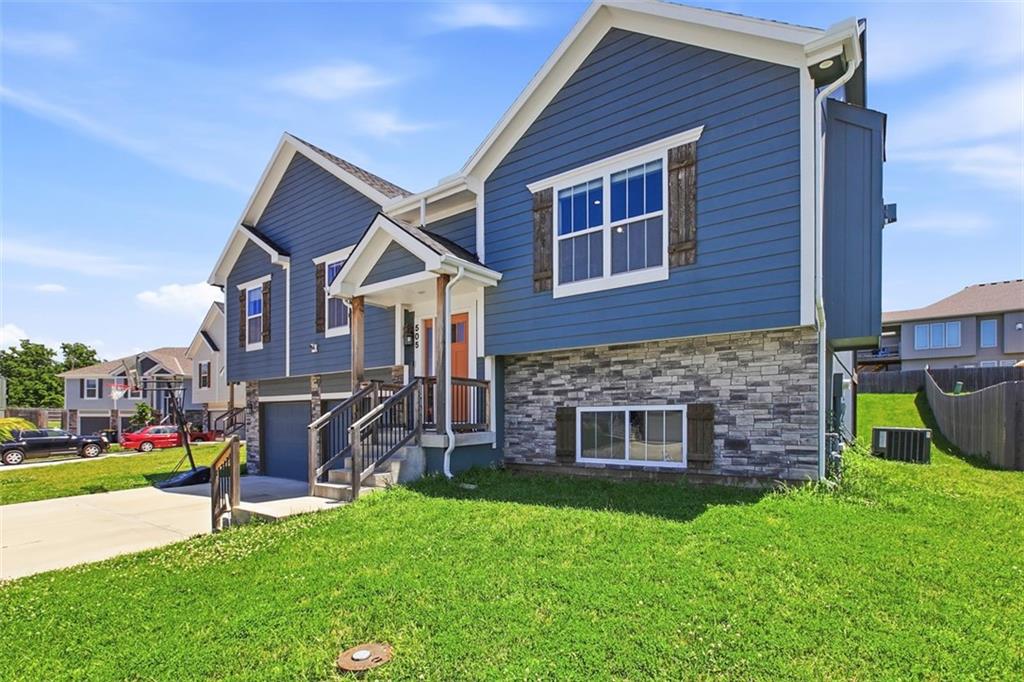 505 SW Ridgeview Dr, Grain Valley, MO 64029