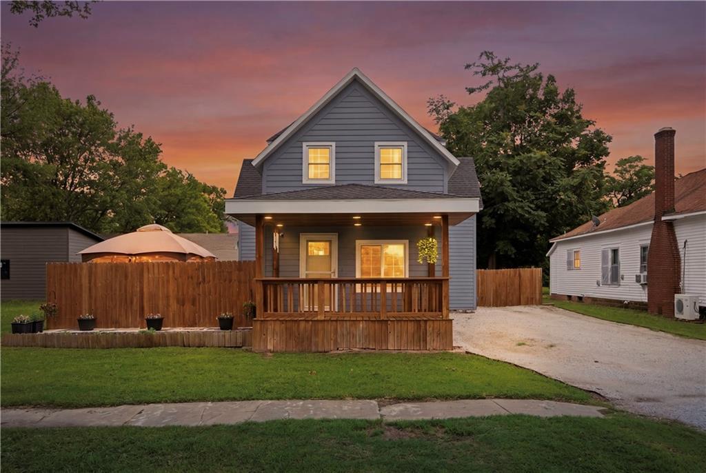 226 N 8th St, Fredonia, KS 66736