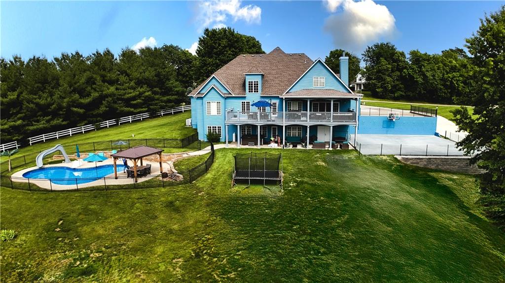 13107 Redbud Blvd, St Joseph, MO 64505