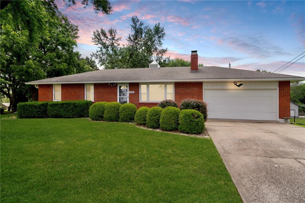 10809 E 47th St, Kansas City, MO 64133