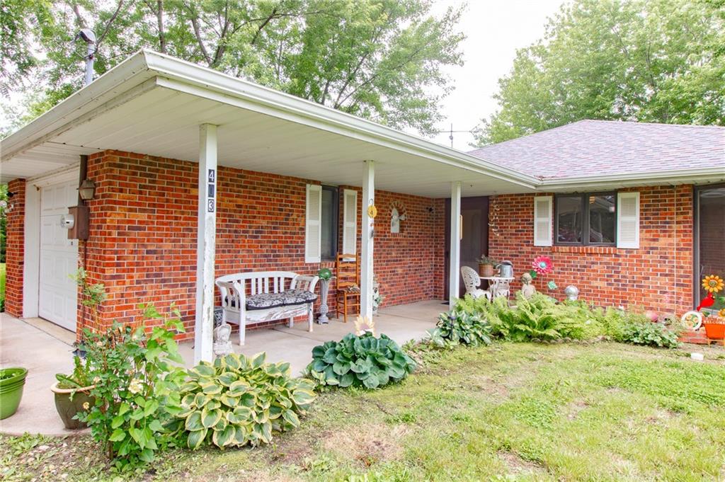 403 W Chestnut St, Holden, MO 64040