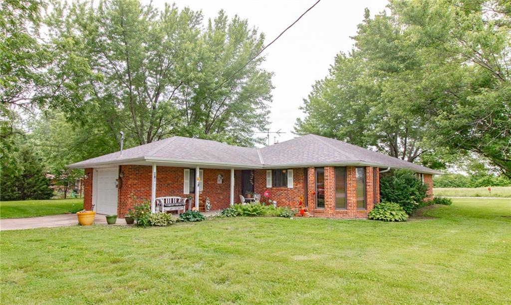 403 W Chestnut St, Holden, MO 64040