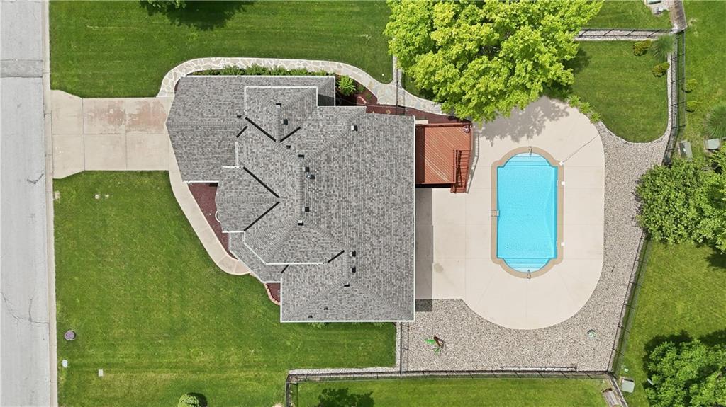 1305 SW Crystal Creek Pl SW, Blue Springs, MO 64015