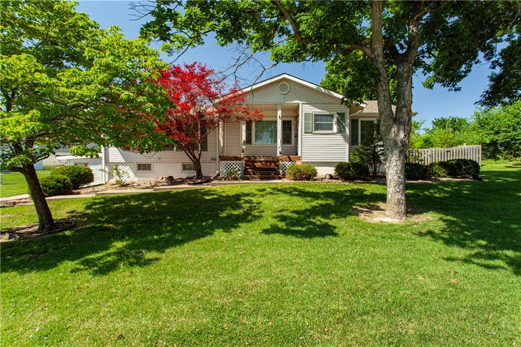 15800 E Salisbury Rd, Independence, MO 64050