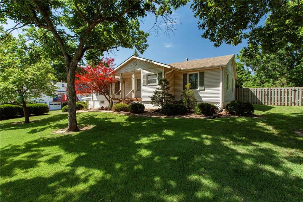 15800 E Salisbury Rd, Independence, MO 64050