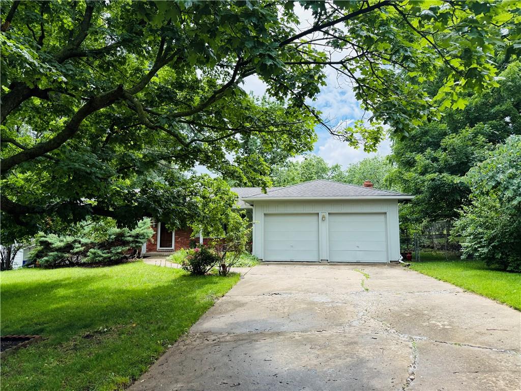 11719 W 54th St, Shawnee, KS 66203