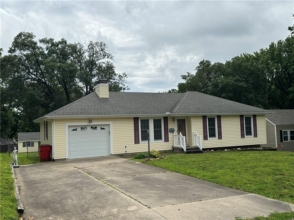311 N 18th St, Lexington, MO 64067