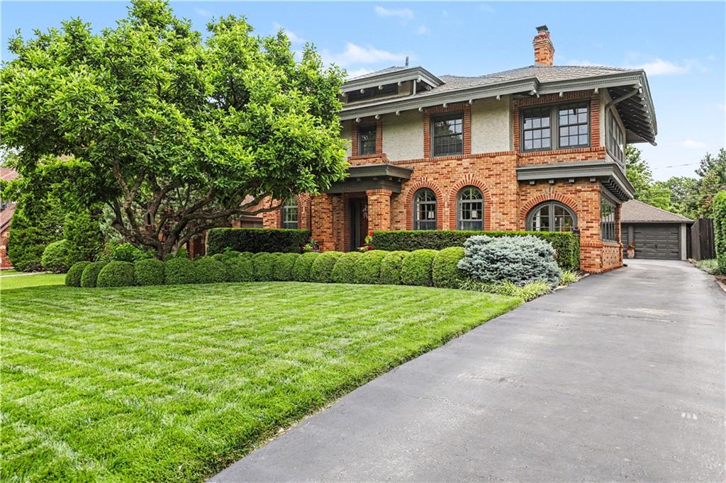7225 Ward Pw, Kansas City, MO 64114