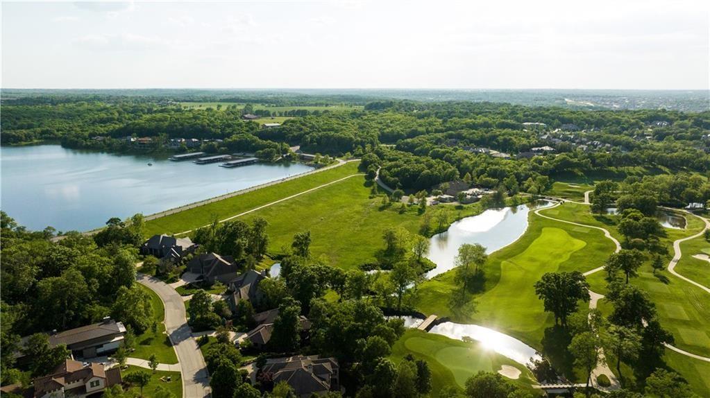 17445 Galloway Dr, Stilwell, KS 66085