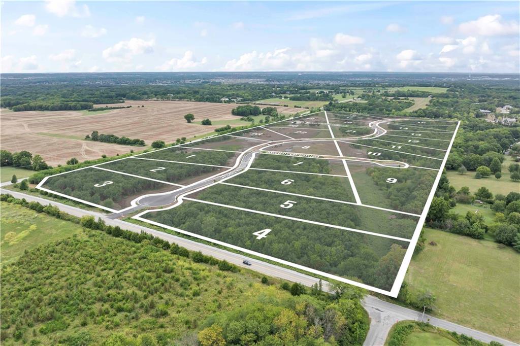 17445 Galloway Dr, Stilwell, KS 66085