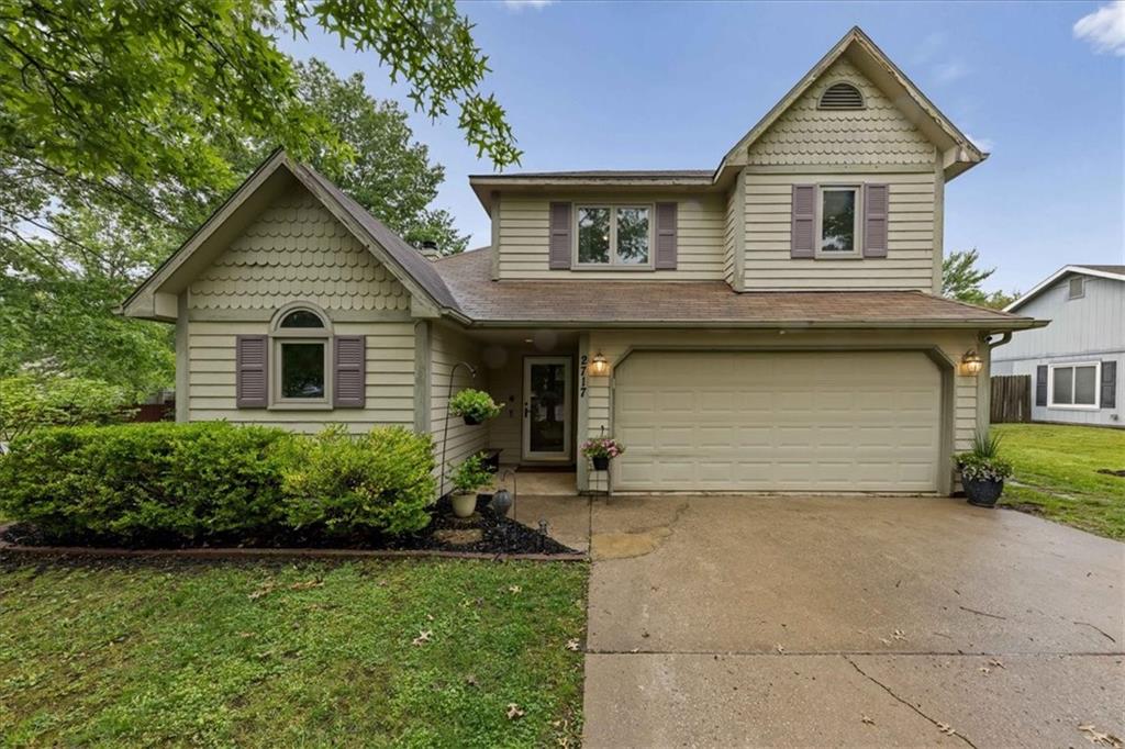 2717 Fenwick Rd, Lawrence, KS 66046