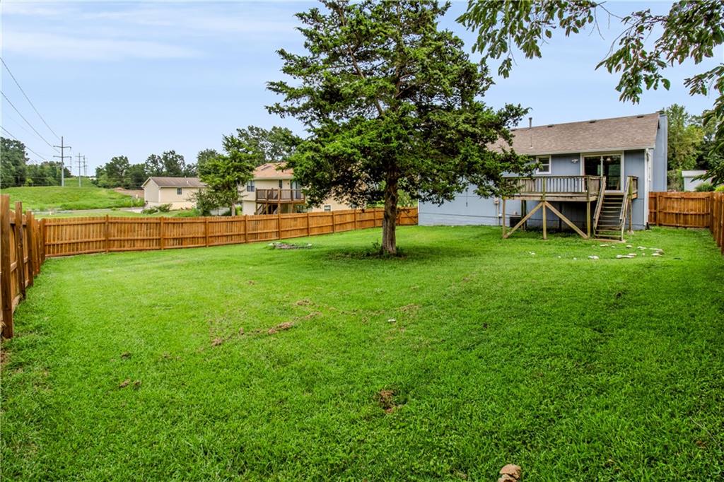 504 Dogwood Dr, Knob Noster, MO 65336