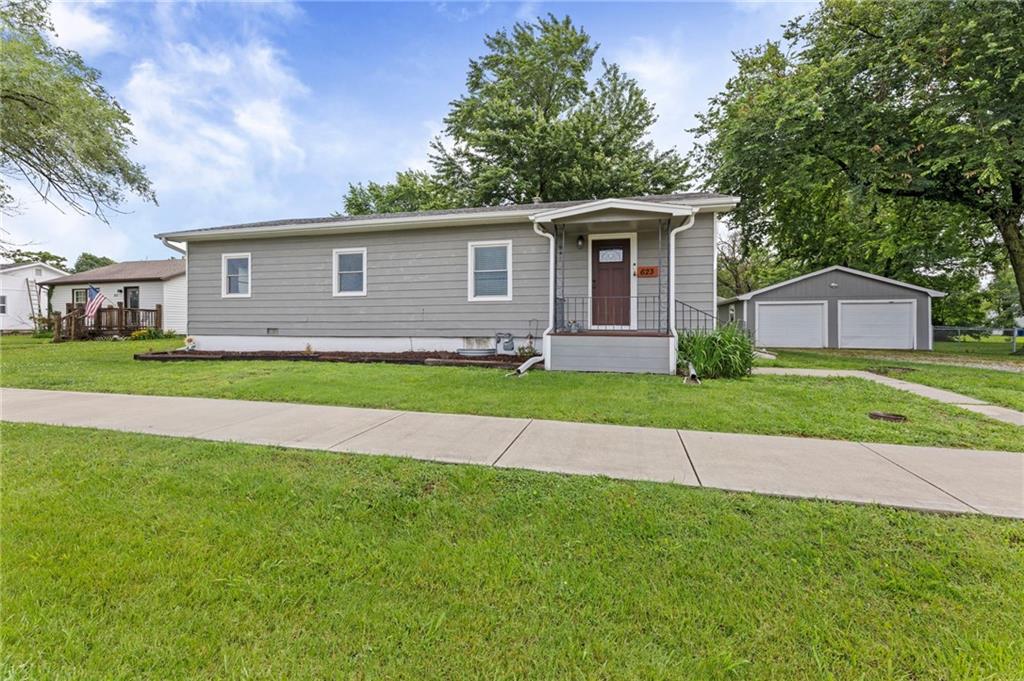623 Walnut St, Wellsville, KS 66092
