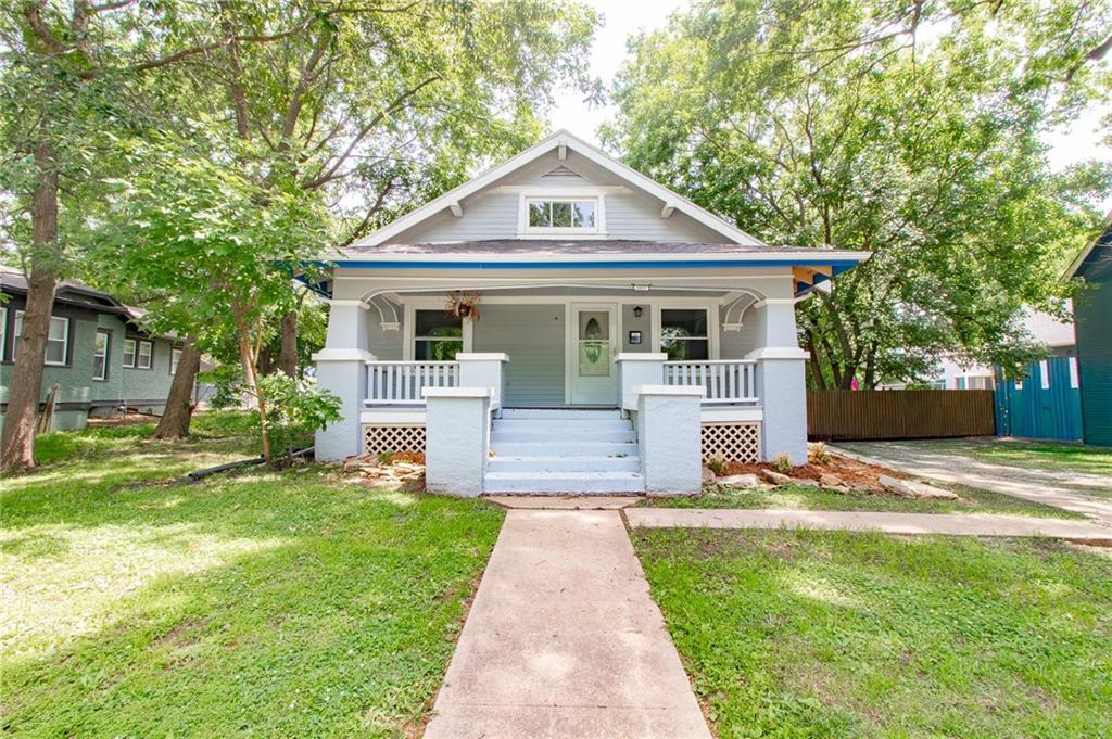 1007 S Independence St, Harrisonville, MO 64701