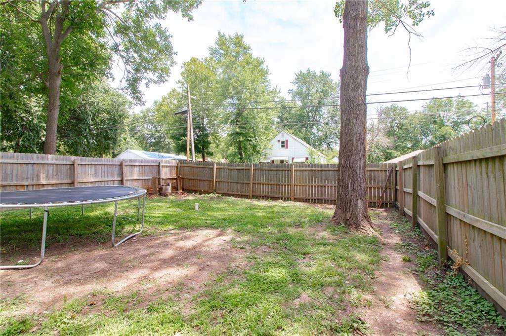 1007 S Independence St, Harrisonville, MO 64701