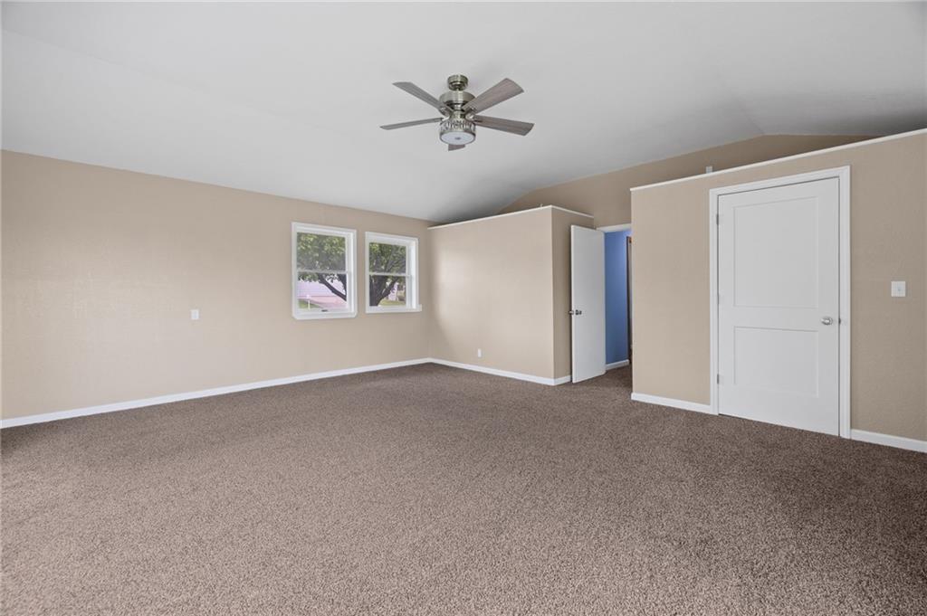 330 N Grant St, Garnett, KS 66032