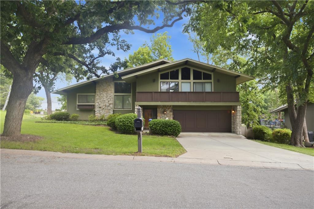 11703 W 102nd Pl, Overland Park, KS 66214