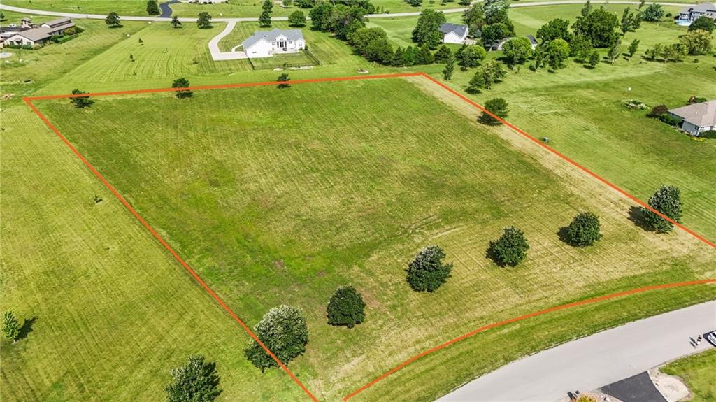 17 Wheatland Dr, Ottawa, KS 66067