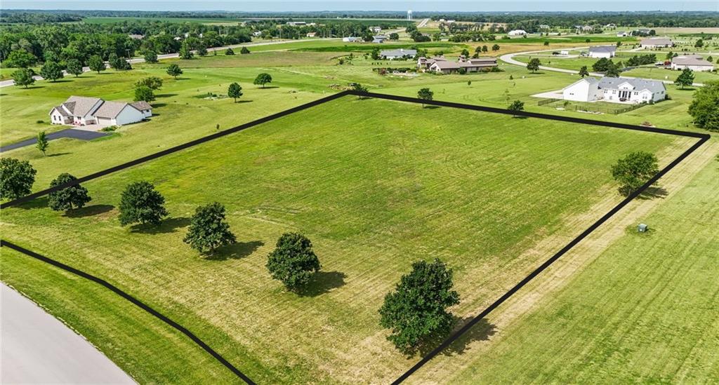 17 Wheatland Dr, Ottawa, KS 66067