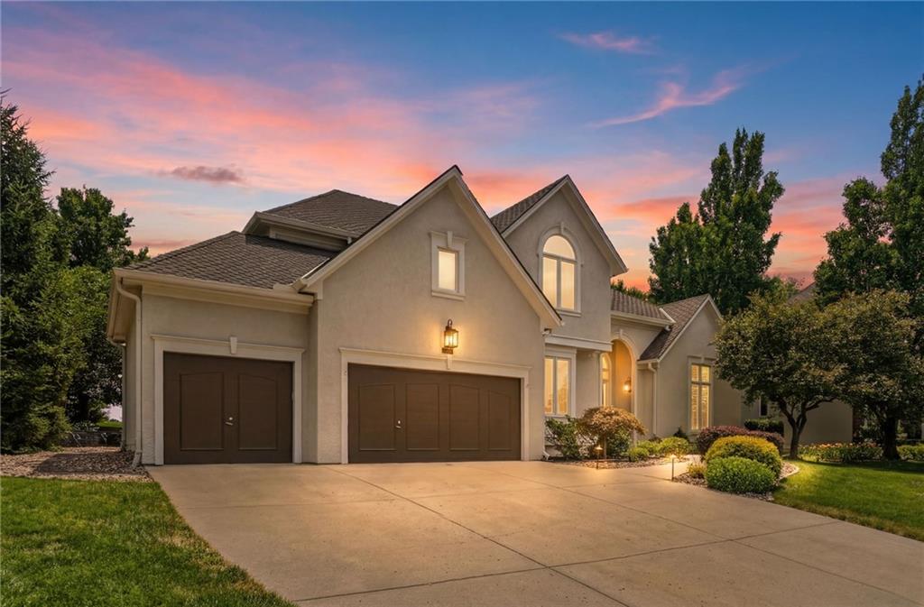 9608 Falcon Ridge Dr, Lenexa, KS 66220