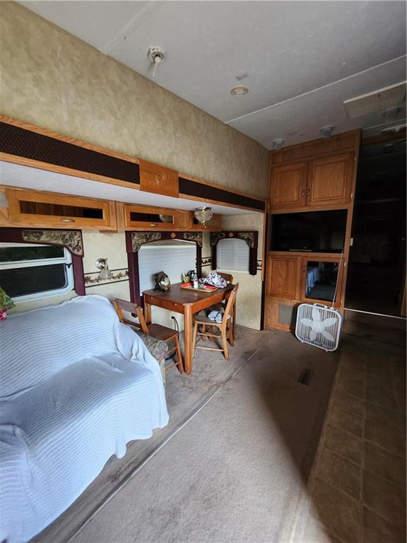77 Deepwoods Dr, Linn Valley, KS 66040