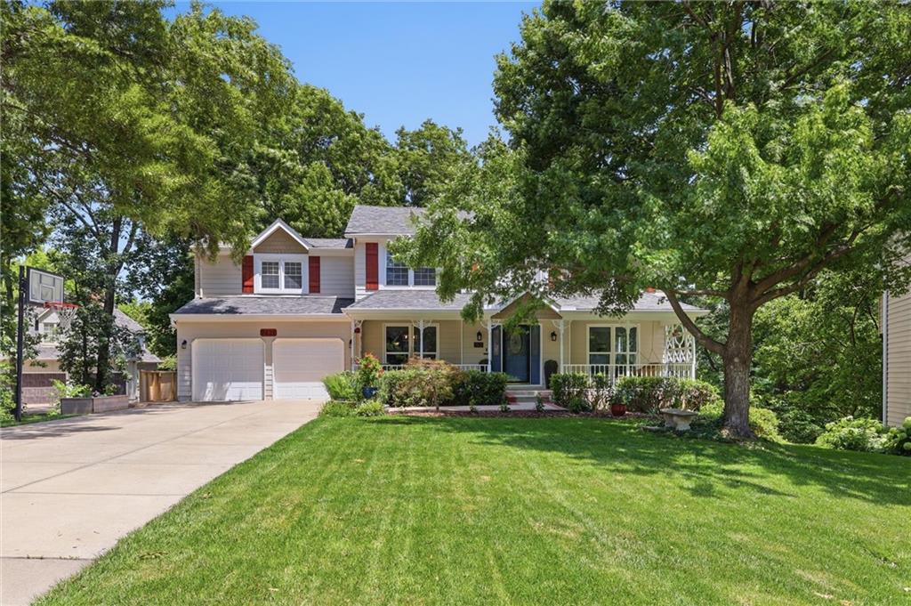 7621 Acuff Ln, Lenexa, KS 66216